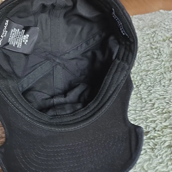 Balenciaga Black Logo Cap - Picture 8 of 9